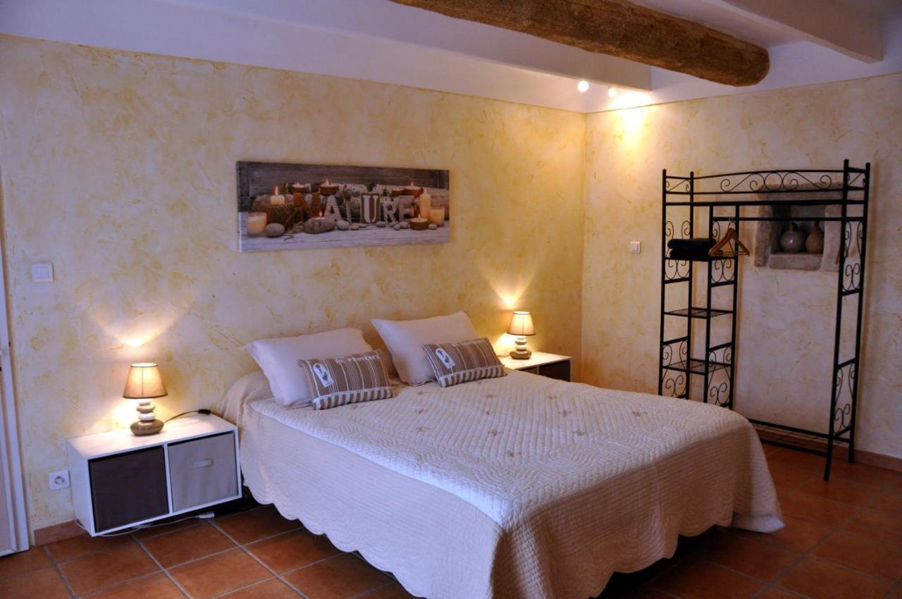 Le Mas Du Chat Bed and Breakfast Cavaillon Esterno foto