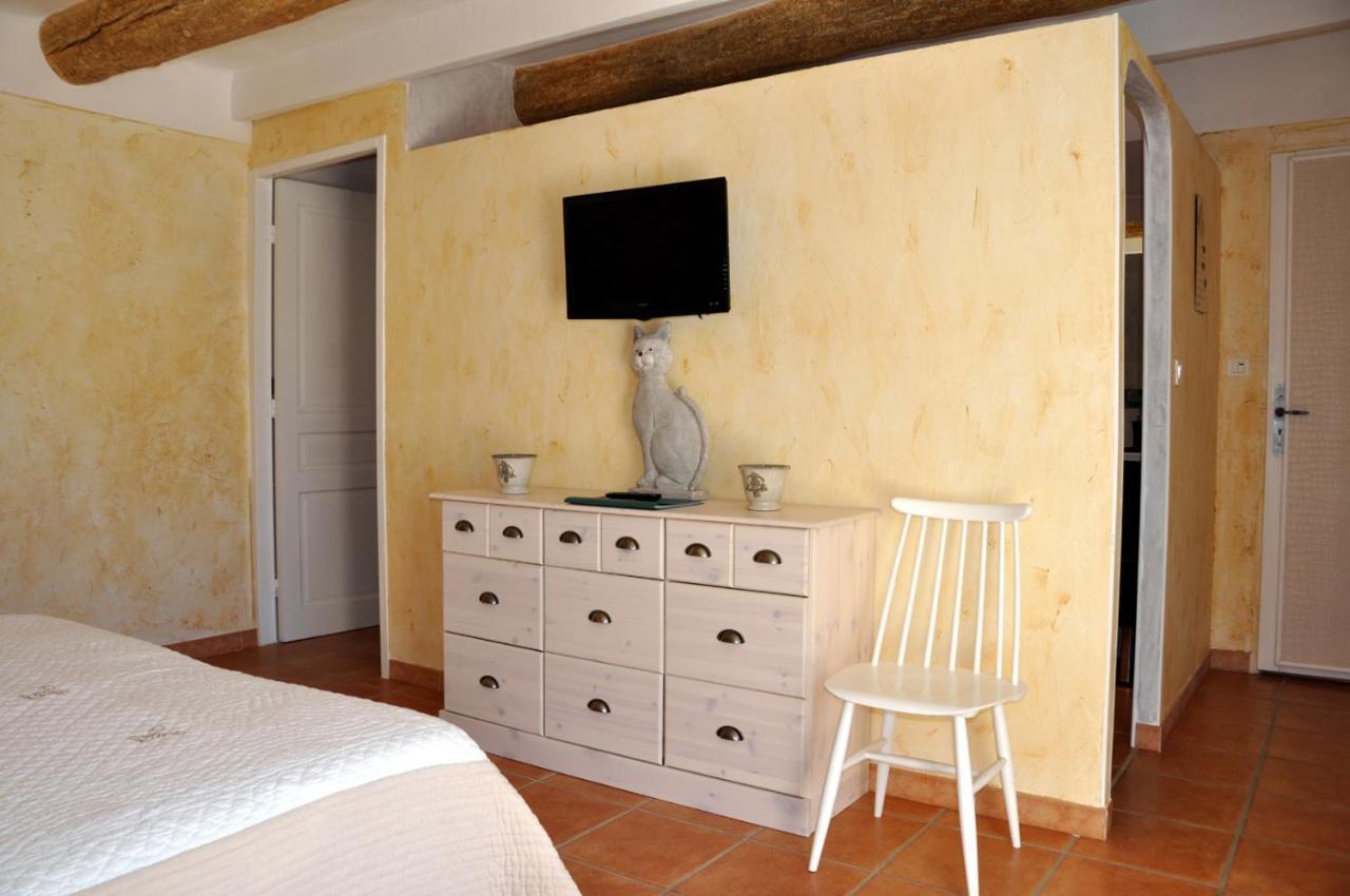 Le Mas Du Chat Bed and Breakfast Cavaillon Esterno foto