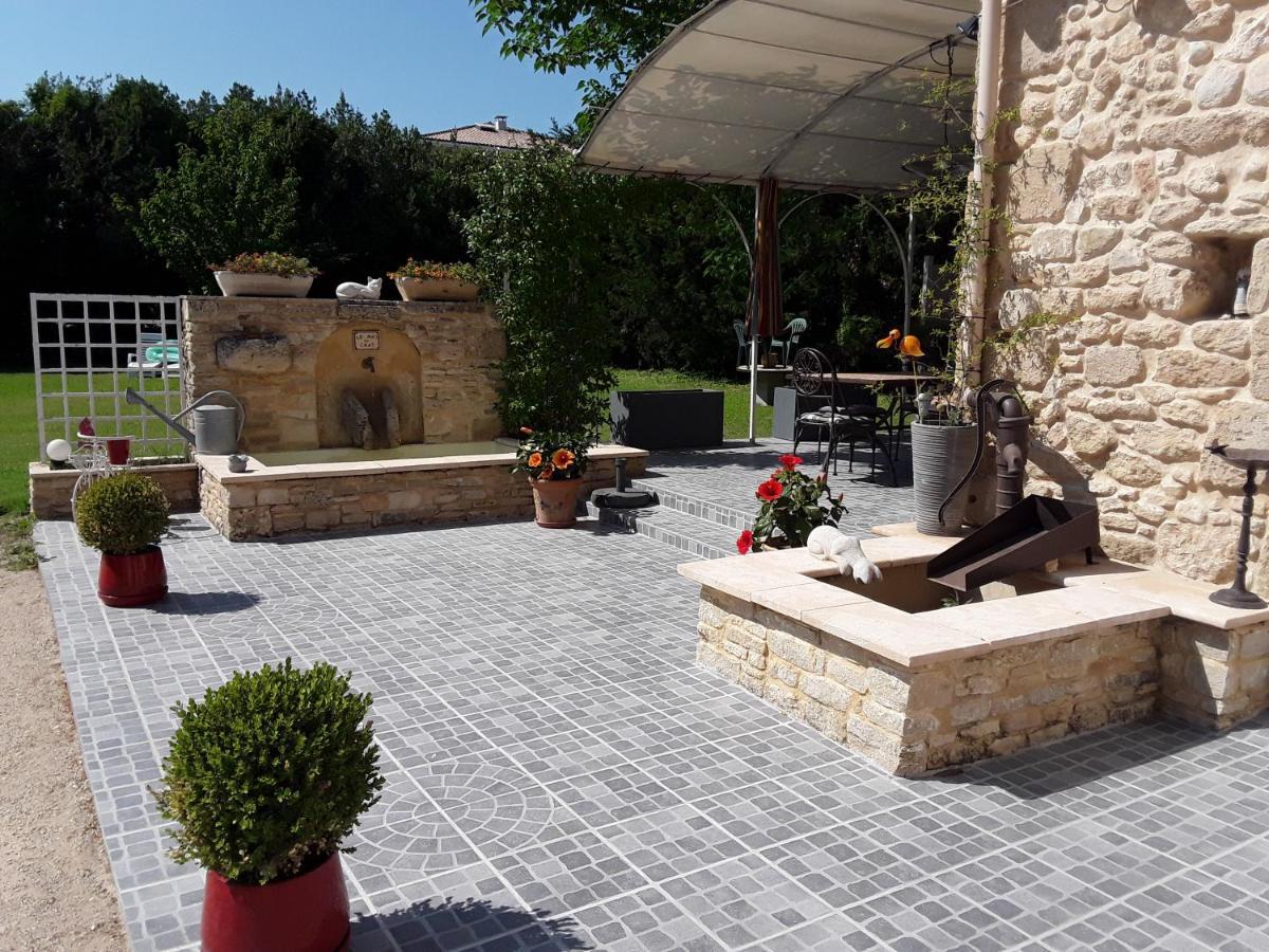 Le Mas Du Chat Bed and Breakfast Cavaillon Esterno foto