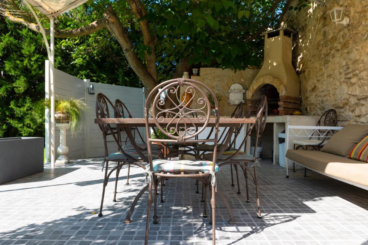 Le Mas Du Chat Bed and Breakfast Cavaillon Esterno foto