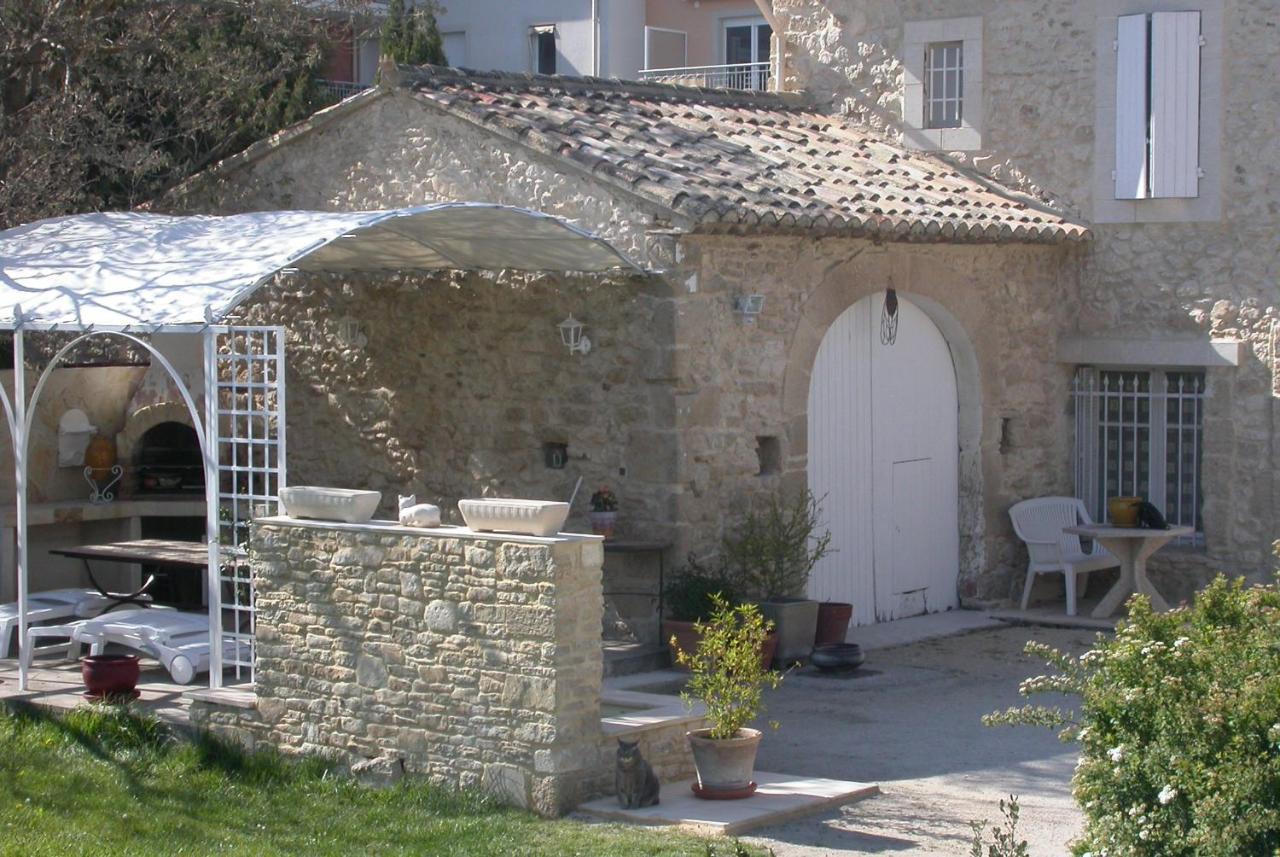 Le Mas Du Chat Bed and Breakfast Cavaillon Esterno foto